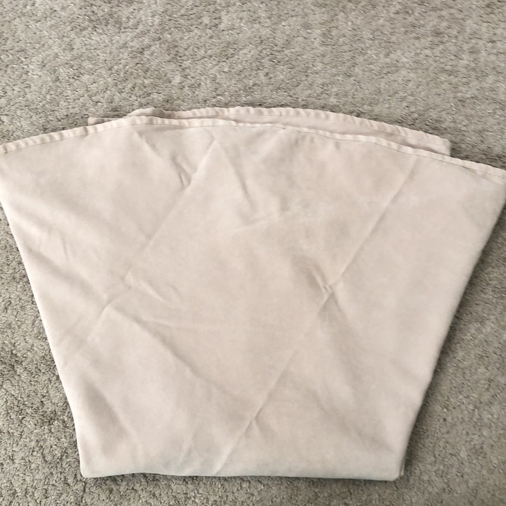 Soft tan 20” round table cloth